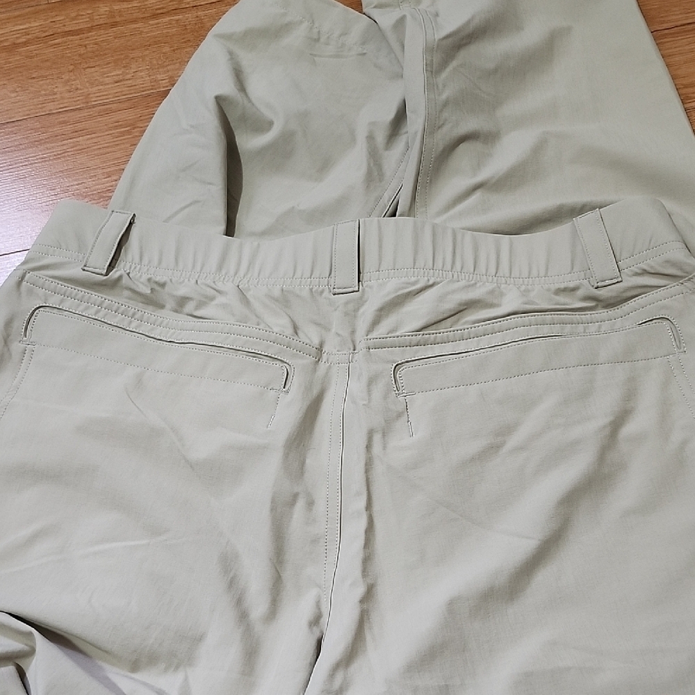 Under Armour Men's Light Khaki Cargo Pants - Picture 4 of 5